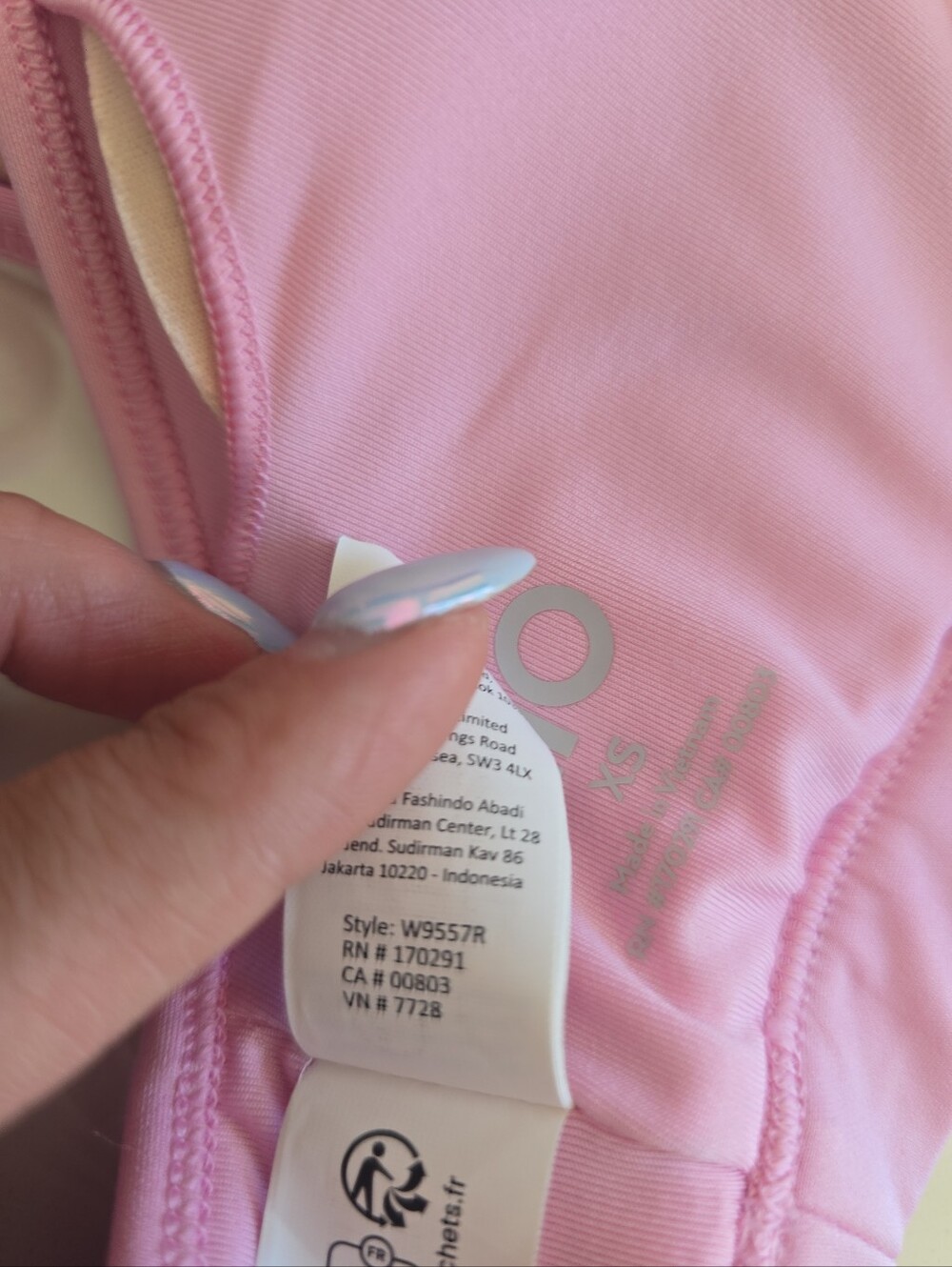 Alo Yoga Airlift Intrigue Bra - Candy Heart Pink - Picture 11 of 11